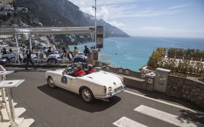 Sulle strade della Costiera Amalfitana arrivano le auto della 1000 Miglia