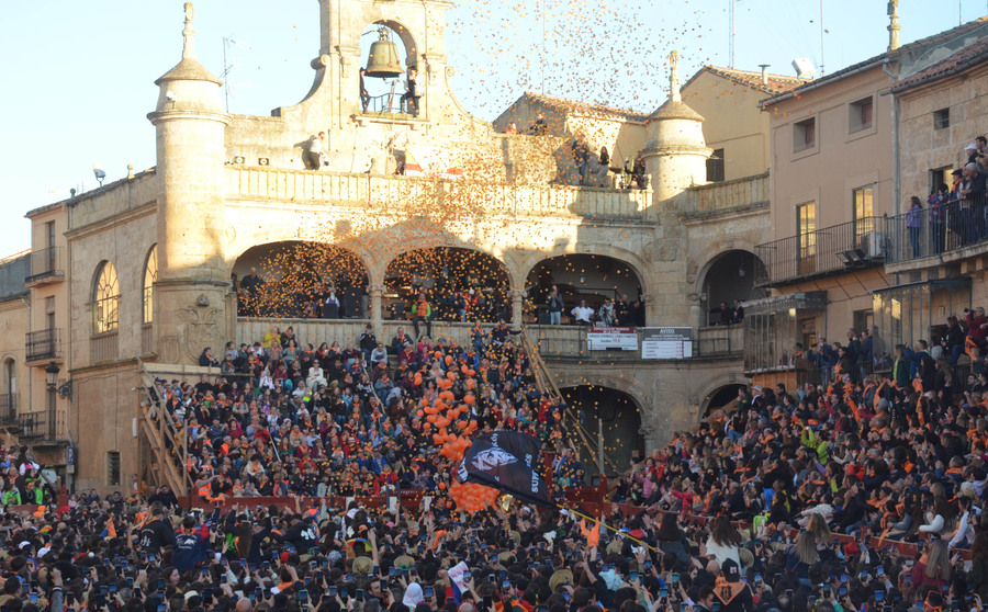 Spagna: Carnaval del toro. Un carnevale unico nel suo genere dove i tori sono protagonisti più delle maschere