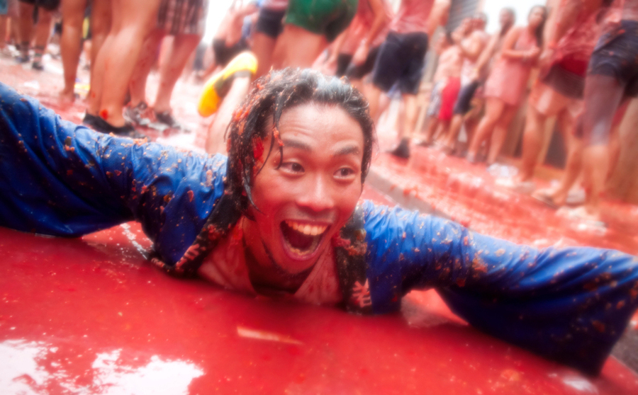 La Tomatina di Buñol: la battaglia rossa più pazza di Spagna