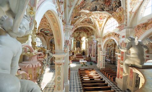 Primavera in Valle Isarco, tra silenzio e spiritualità: l’Abbazia di Novacella