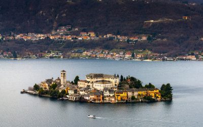 Isole sull’acqua: viaggio tra le più belle isole lacustri d’Italia