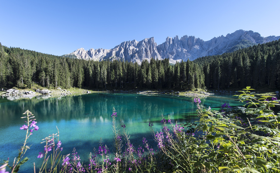 Il lago di Carezza ha un nuovo custode, il Ranger che protegge la perla della Val d’Ega