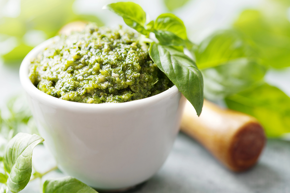 Genova e le Cinque Terre, il viaggio nel cuore del pesto alla genovese