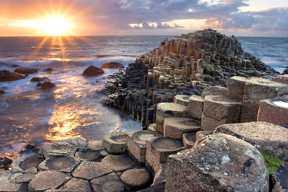 Irlanda del Nord, 10 esperienze da vivere tra scogliere, castelli e sapori
