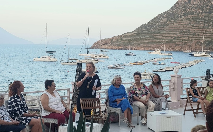 “Ricette da Filicudi e Alicudi” in un libro di Giusi Murabito l’autenticità delle due isole