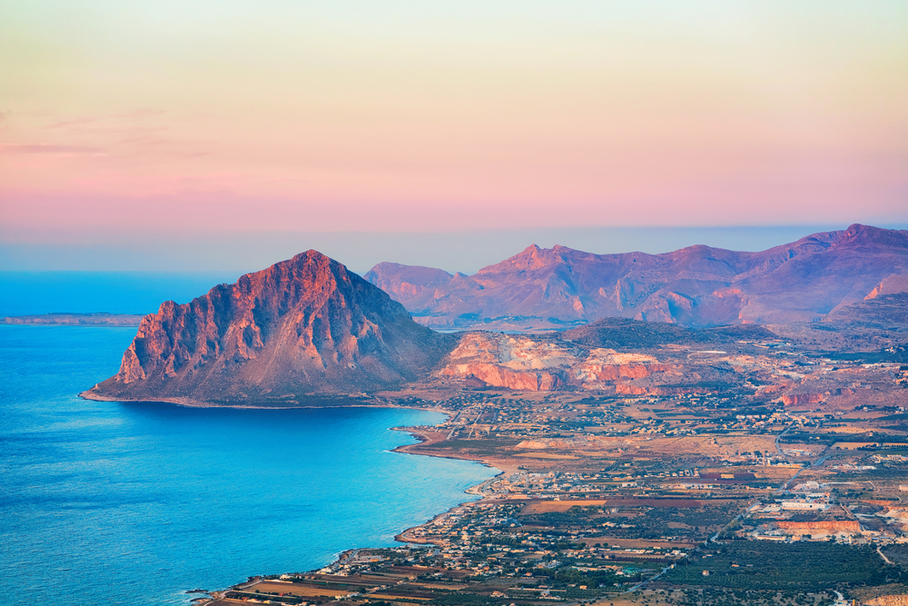 Erice, il balcone di Sicilia: viaggio tra storia, sapori e atmosfere d’autunno