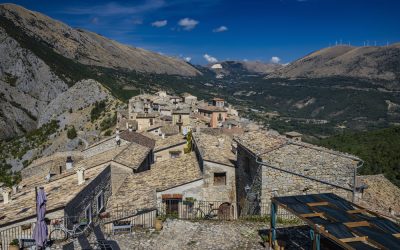 Castrovalva, sulle tracce di Escher nel borgo più spettacolare d’Abruzzo