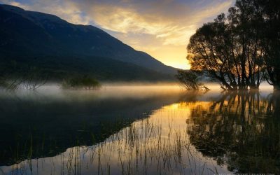 Lago di Barrea, il paradiso d’autunno dove la natura si veste di colori